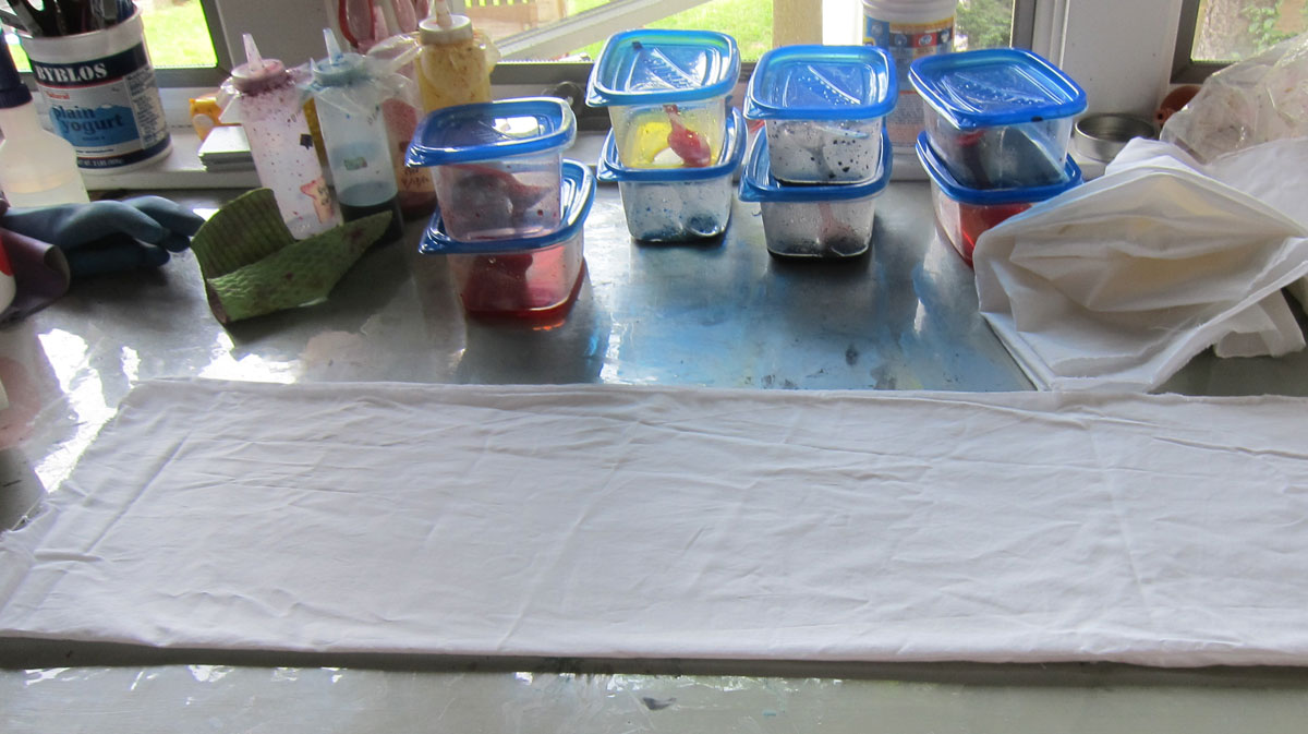 Folded-Fabric-Ready-for-Dye-Painting